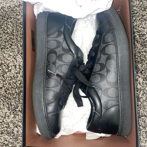 Black c126 Low top coast shoes⚫️❤️‍🔥